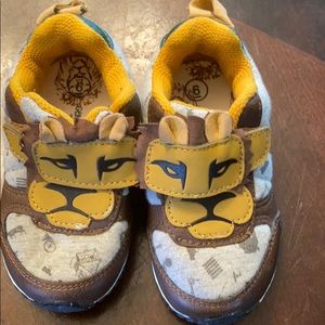 Lion shoes